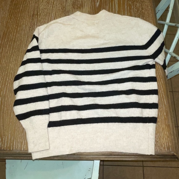 Textured pullover - Picture 3 of 3